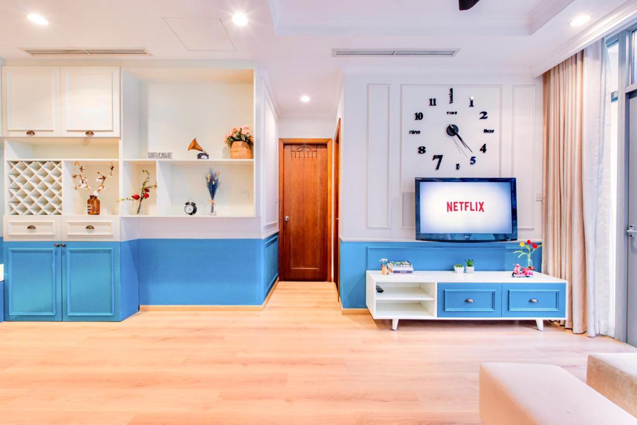 Moxy Hcmc Aparts - Vinhomes Central Park, Ice Rink Хошимин Екстериор снимка