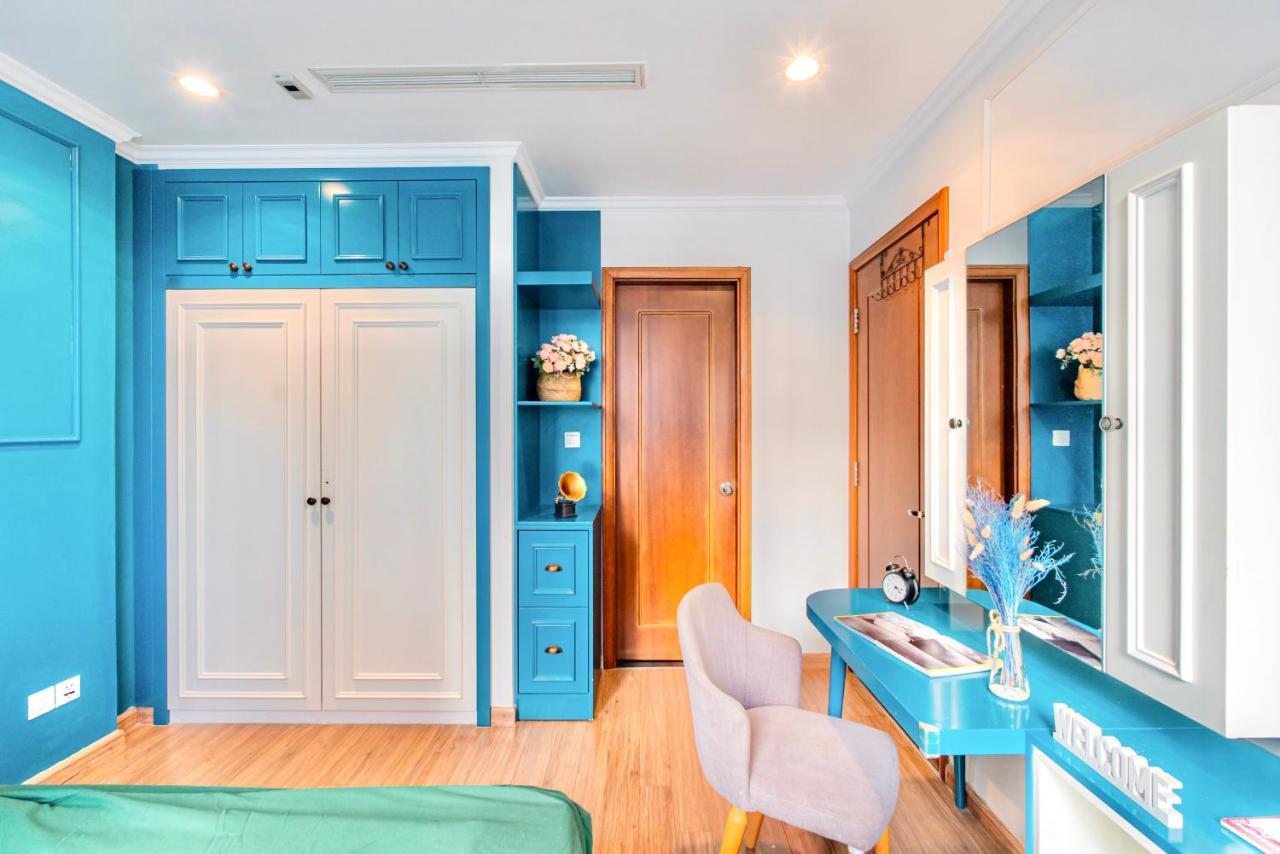 Moxy Hcmc Aparts - Vinhomes Central Park, Ice Rink Хошимин Екстериор снимка