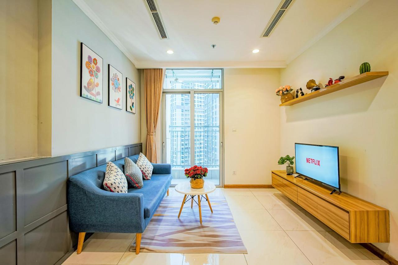 Moxy Hcmc Aparts - Vinhomes Central Park, Ice Rink Хошимин Екстериор снимка