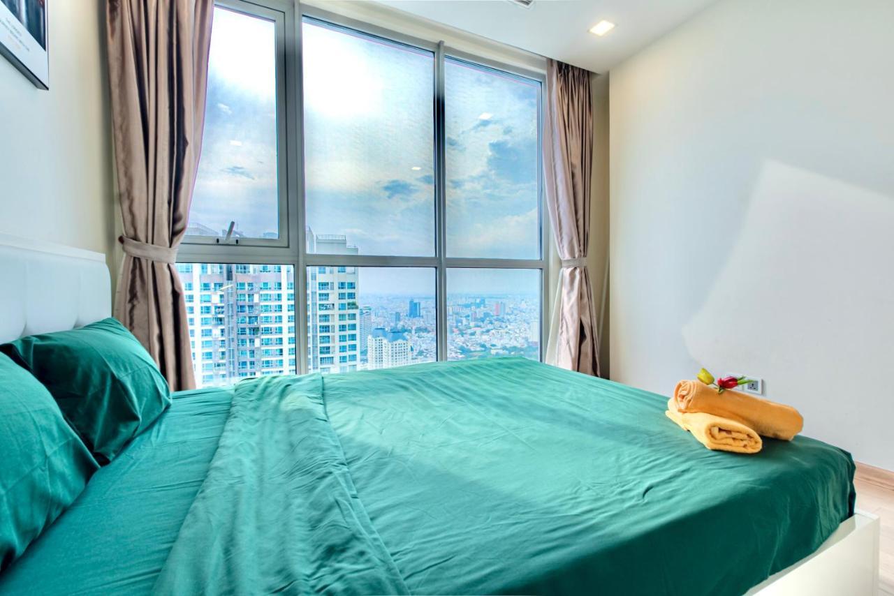 Moxy Hcmc Aparts - Vinhomes Central Park, Ice Rink Хошимин Екстериор снимка