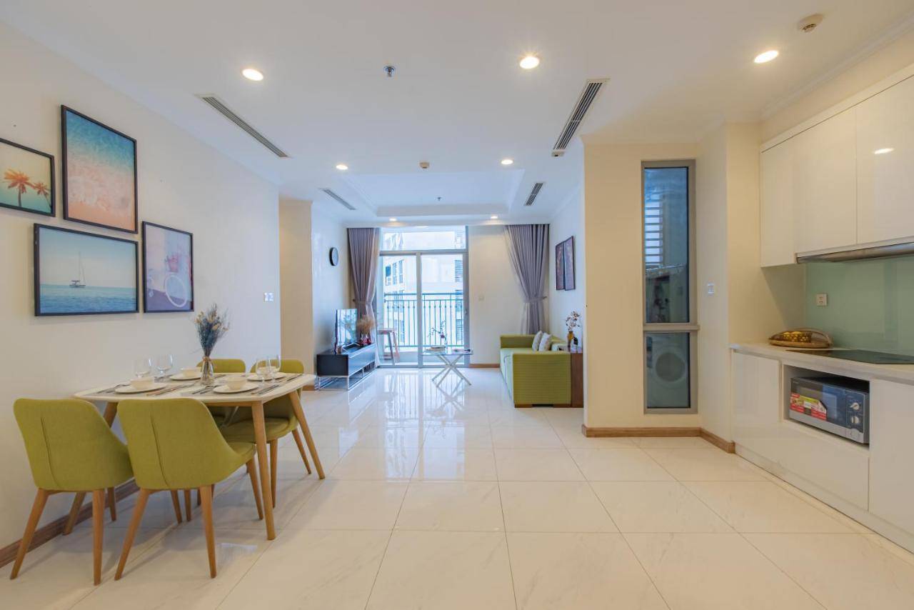 Moxy Hcmc Aparts - Vinhomes Central Park, Ice Rink Хошимин Екстериор снимка