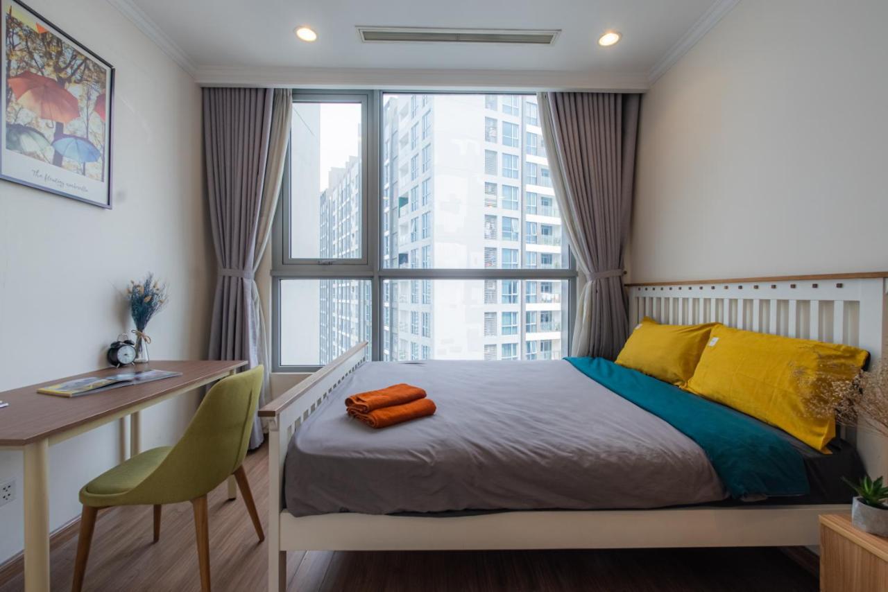 Moxy Hcmc Aparts - Vinhomes Central Park, Ice Rink Хошимин Екстериор снимка