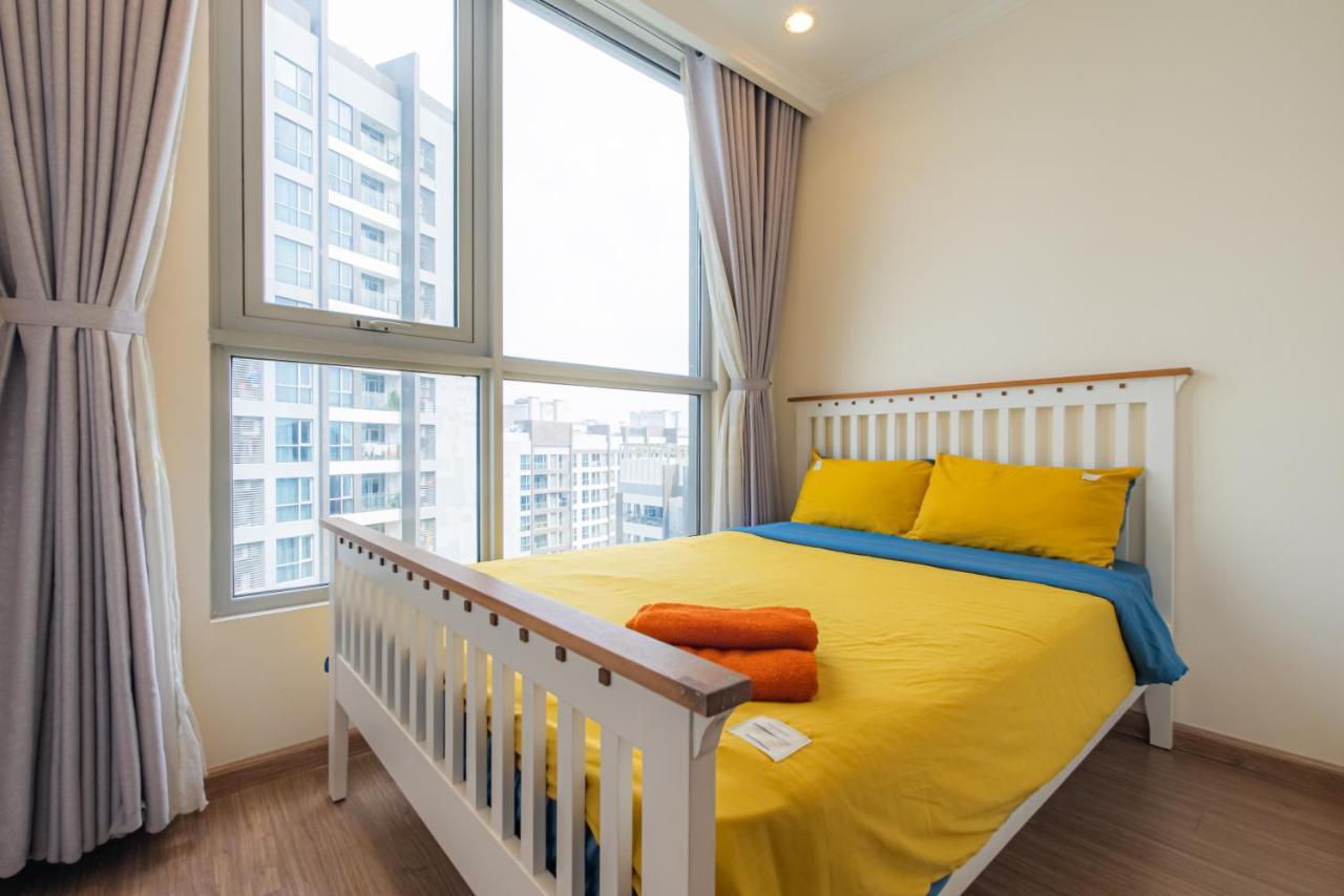 Moxy Hcmc Aparts - Vinhomes Central Park, Ice Rink Хошимин Екстериор снимка