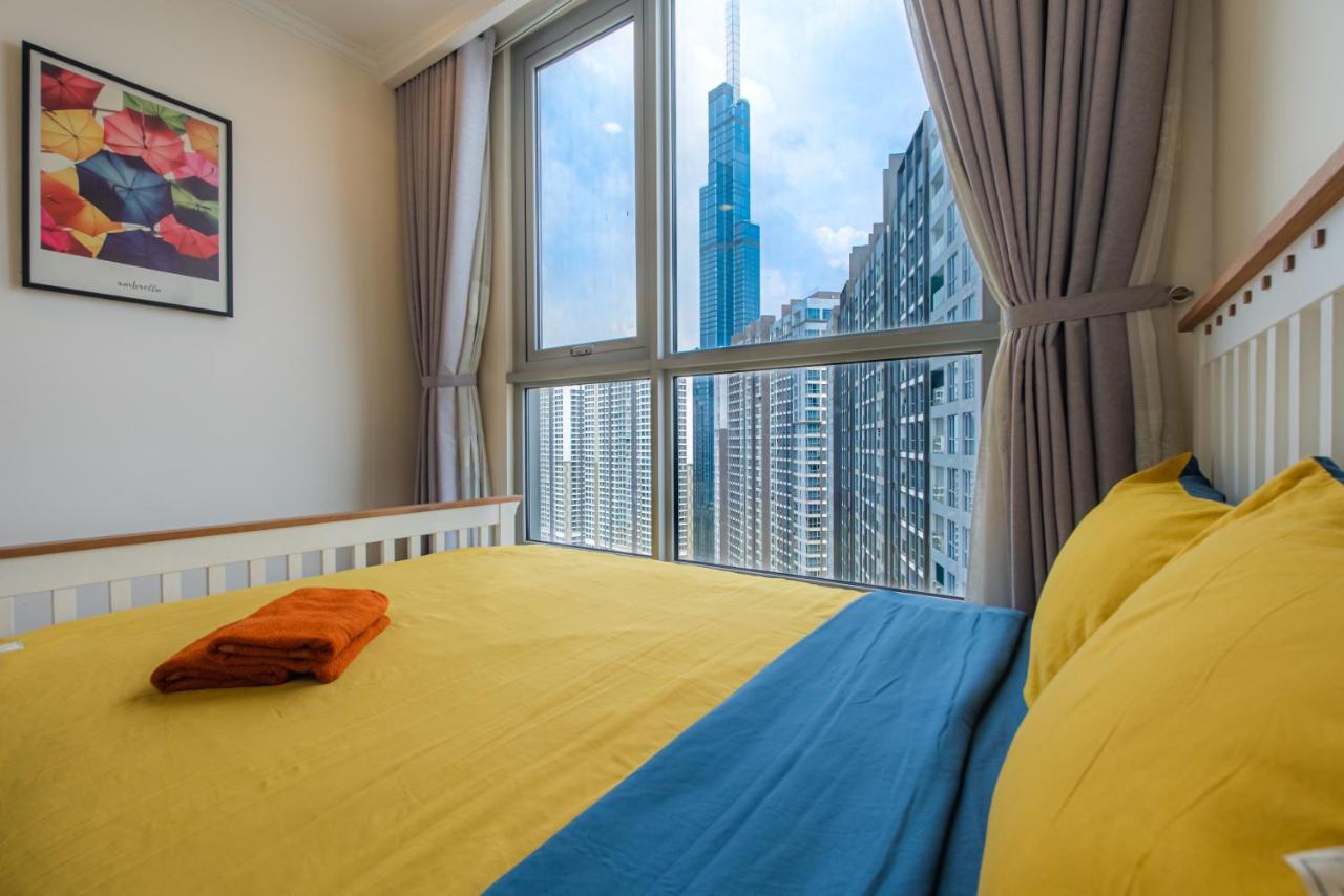 Moxy Hcmc Aparts - Vinhomes Central Park, Ice Rink Хошимин Екстериор снимка