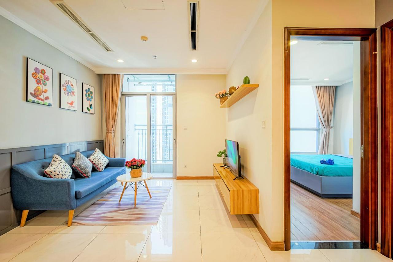 Moxy Hcmc Aparts - Vinhomes Central Park, Ice Rink Хошимин Екстериор снимка