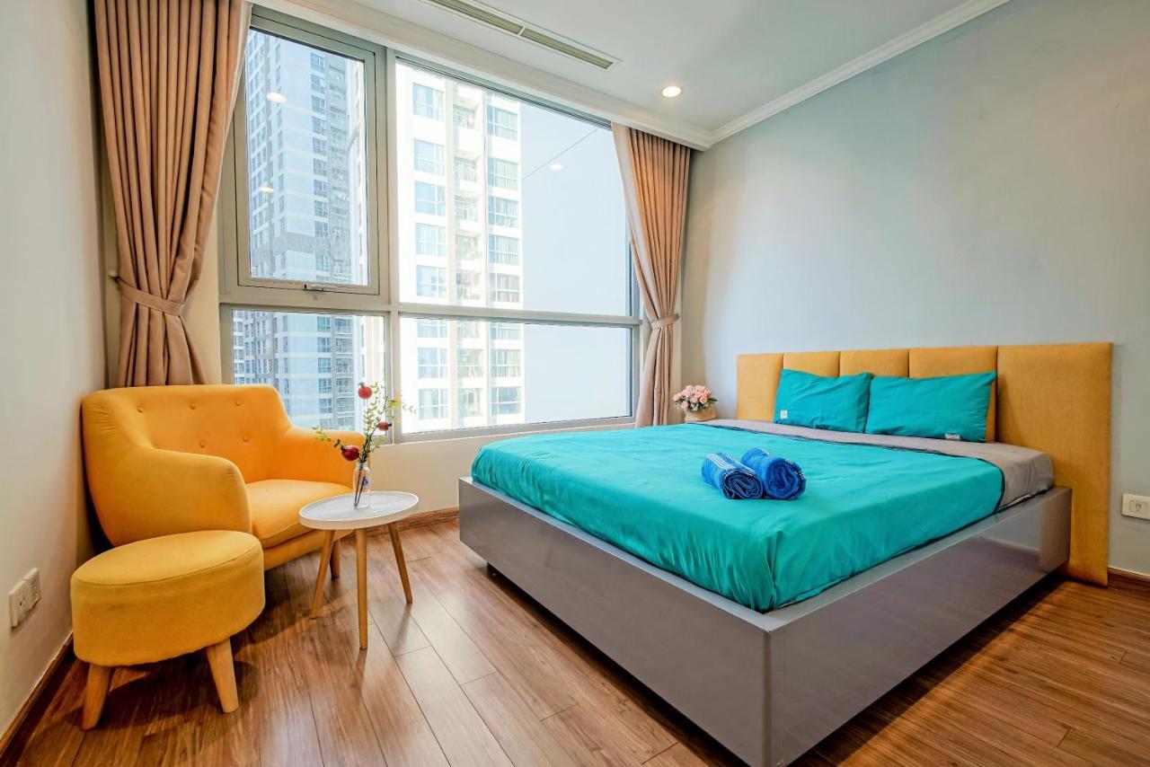 Moxy Hcmc Aparts - Vinhomes Central Park, Ice Rink Хошимин Екстериор снимка