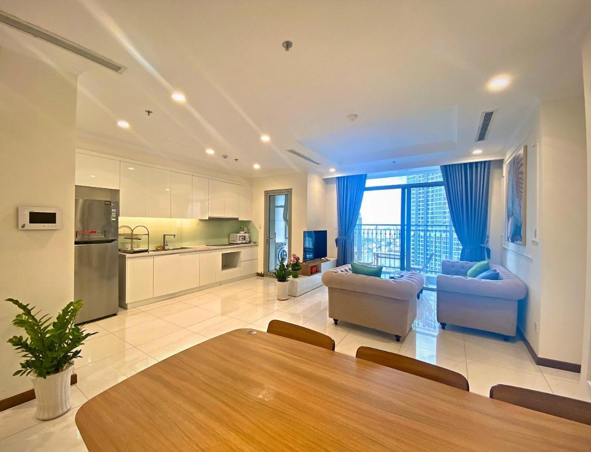 Moxy Hcmc Aparts - Vinhomes Central Park, Ice Rink Хошимин Екстериор снимка